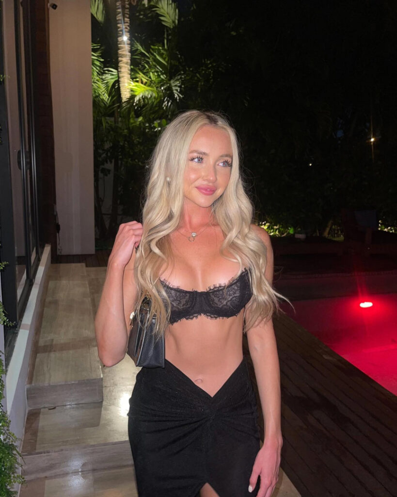 Instagram – Amanda Kabdebo – Nude