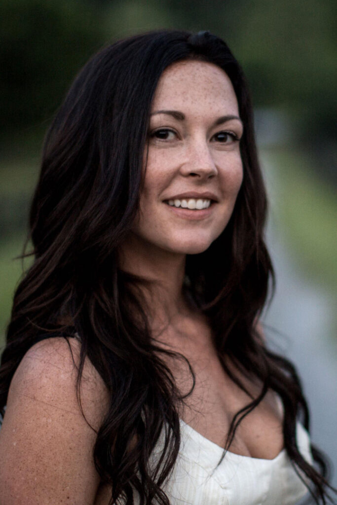 Celeb – Amanda Shires – Nude