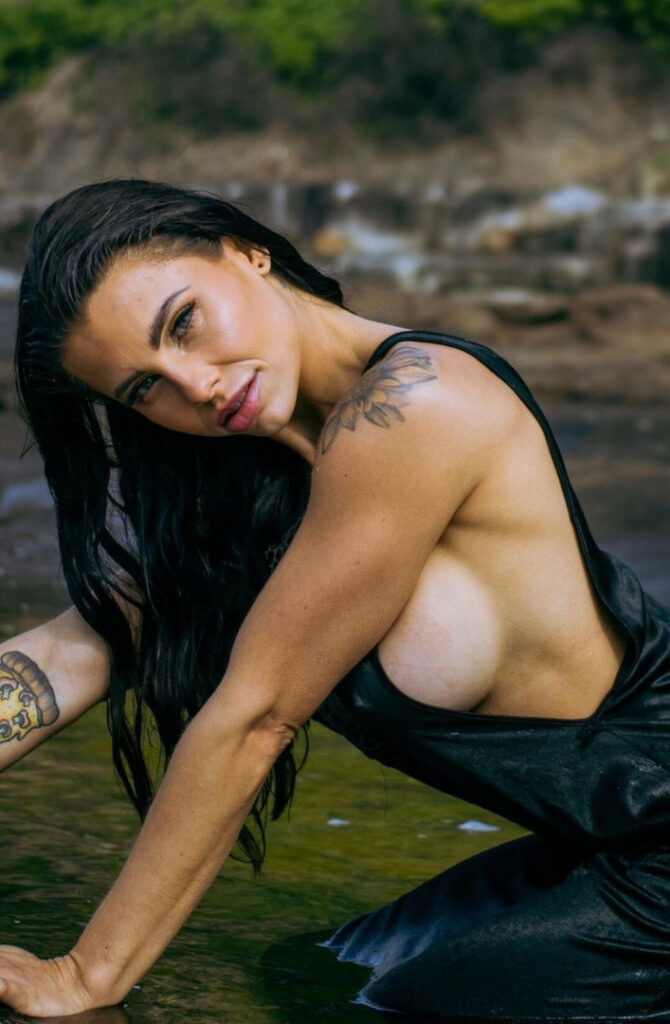 Instagram – Amber Maree – Nude