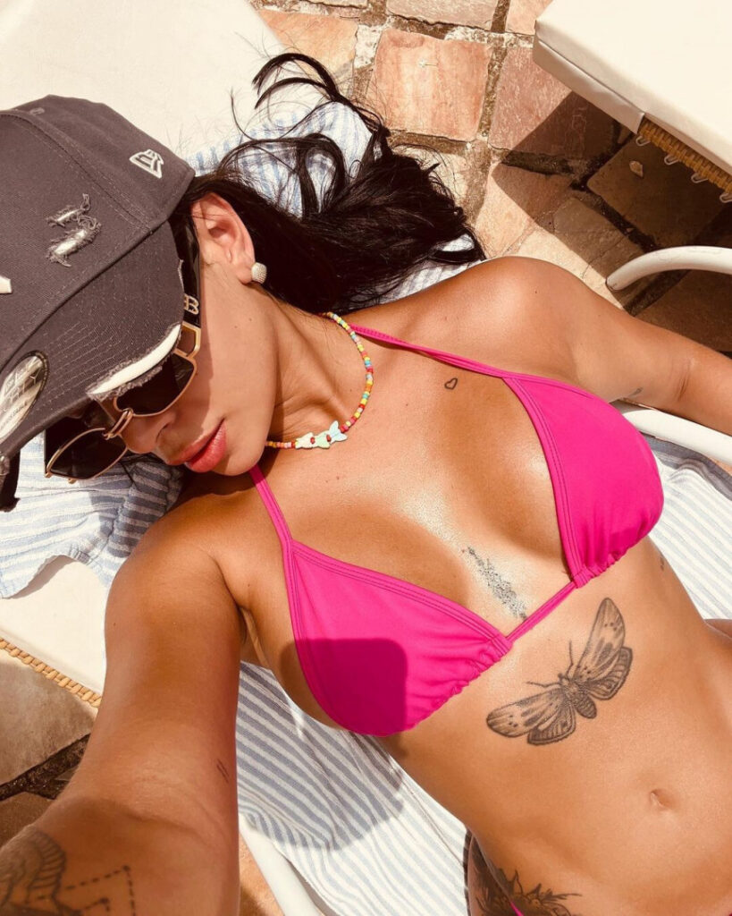 Brazil – Youtube – Ana Mosconi – Nude Leaks