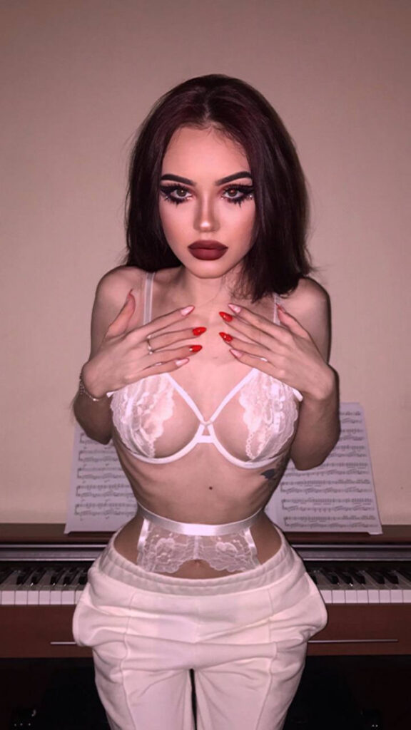 Instagram – Teen – anastasiadostoevskaya / exwithsex / whoreoooo / Anastasia Dostoevskaya – Nude