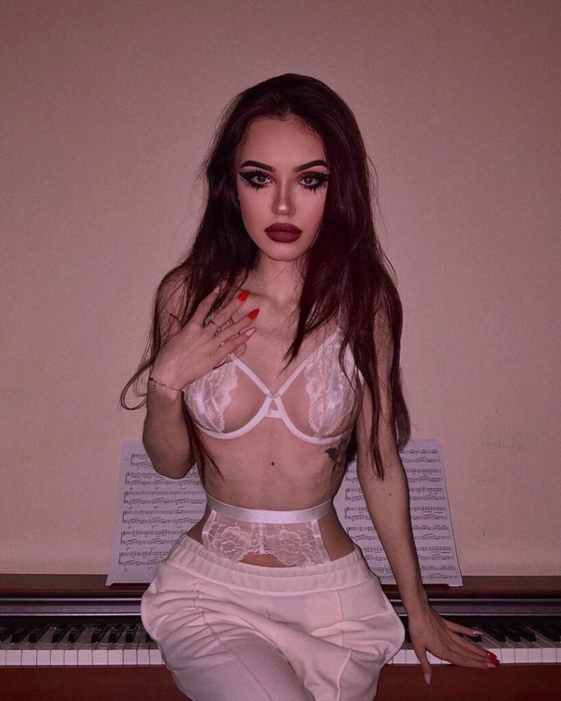 Instagram – Teen – anastasiadostoevskaya / exwithsex / whoreoooo / Anastasia Dostoevskaya – Nude