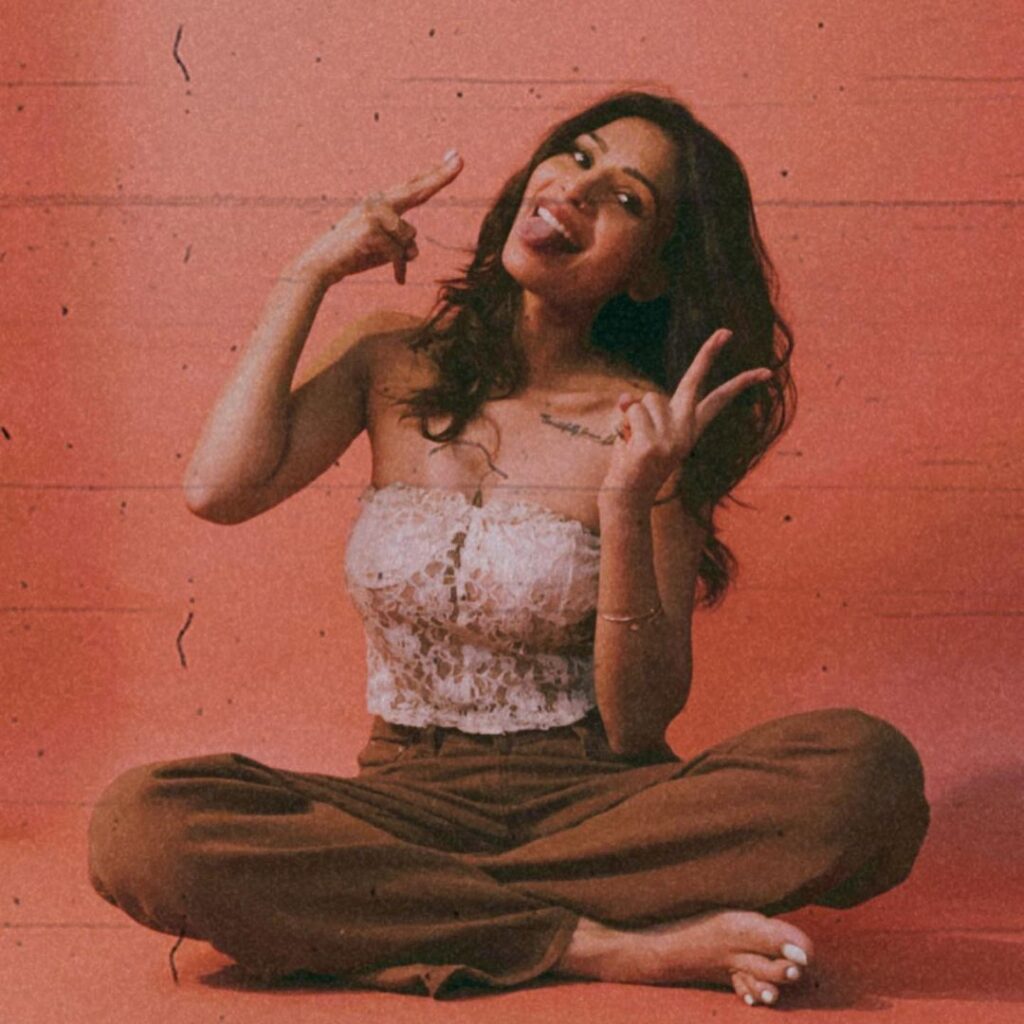 Instagram – Annie Sharma aka bossgirlanniee – Nude