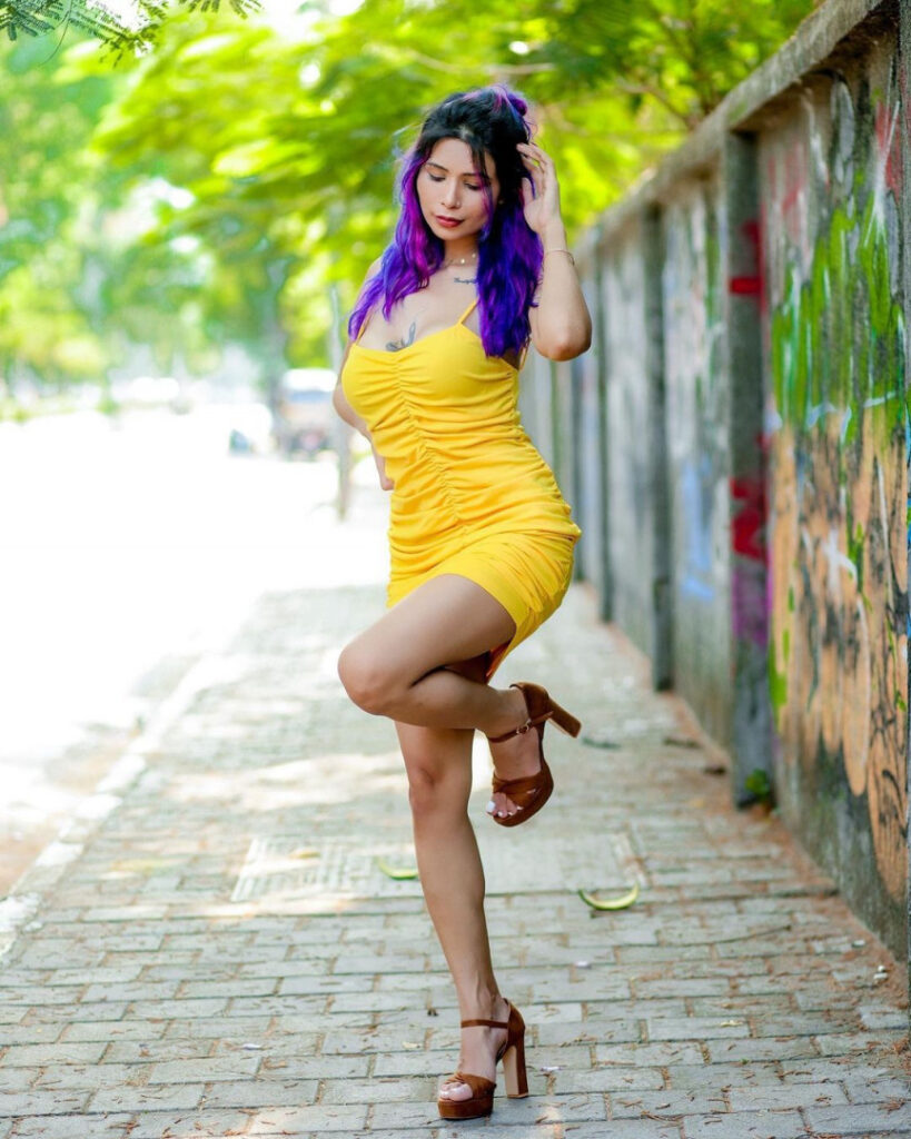 Instagram – Annie Sharma aka bossgirlanniee – Nude