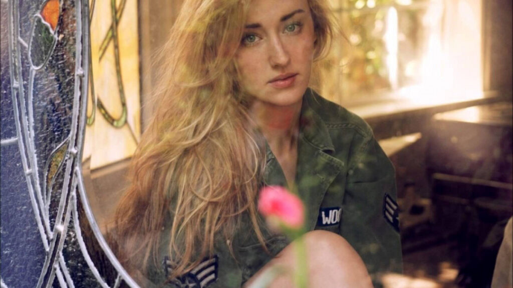 Celeb – Ashley Johnson – Nude