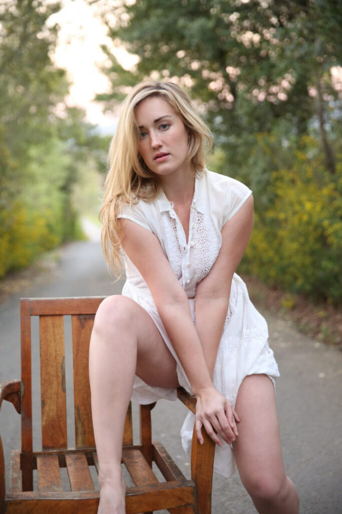 Celeb – Ashley Johnson – Nude