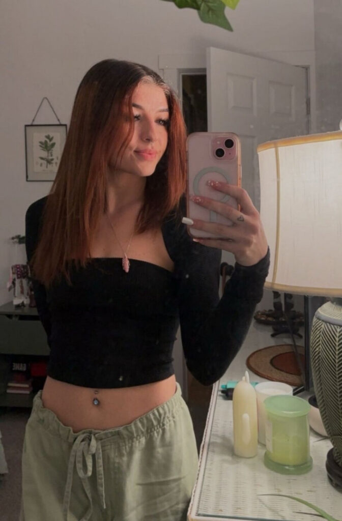 TikTok – Instagram – Aspen Franks – Nude