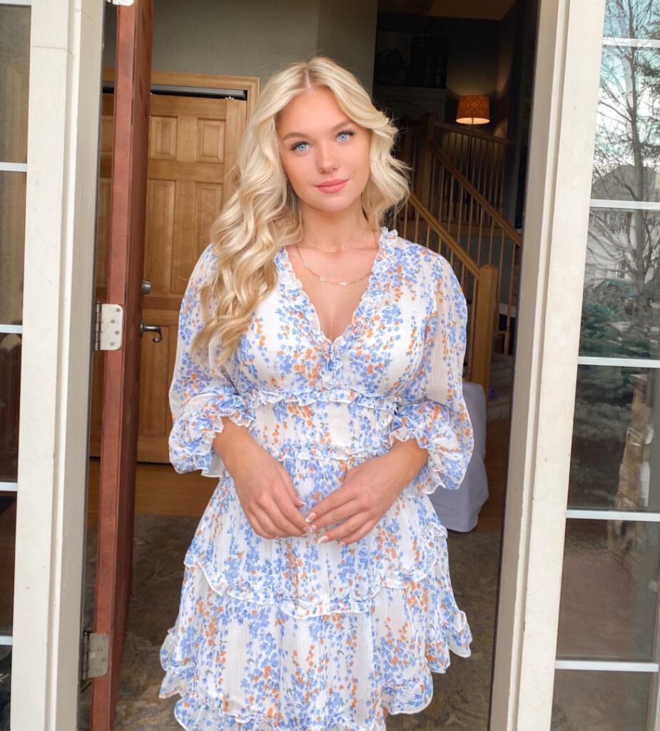 Instagram – Autumn Krisher autumnkrisher – Nude