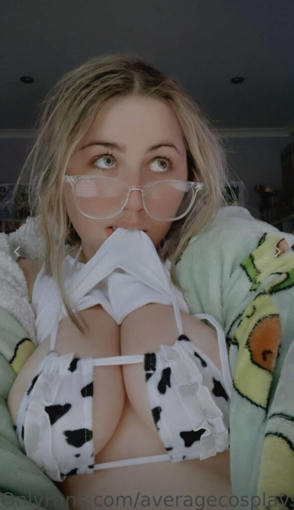 OnlyFans – TikTok – Averagecosplays – Nude Leaks