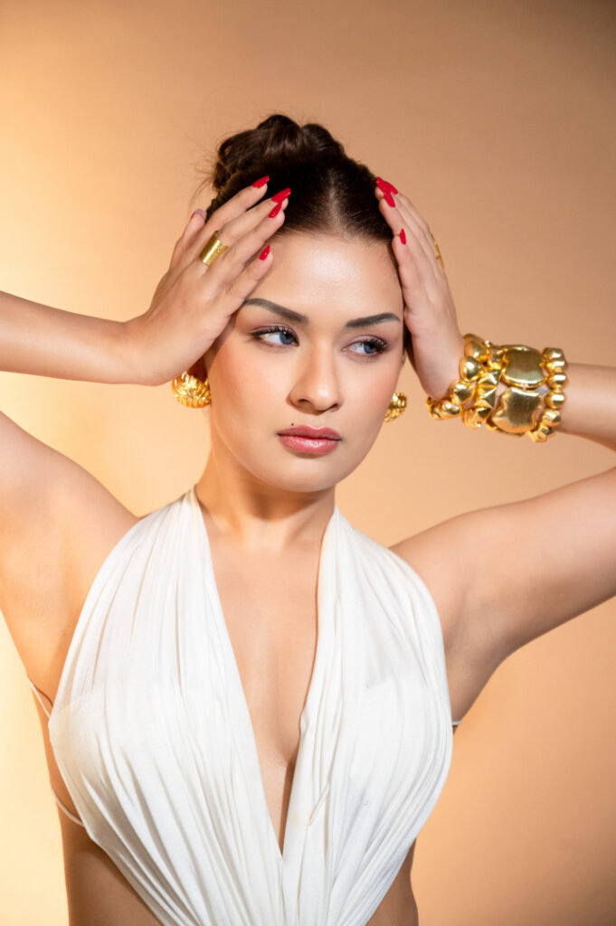 Celeb – Instagram – Indian – Avneet Kaur – Nude