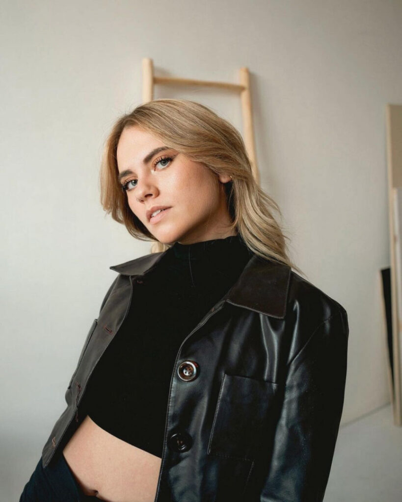 TikTok – Petite – Teen – Axelle Maga – Nude