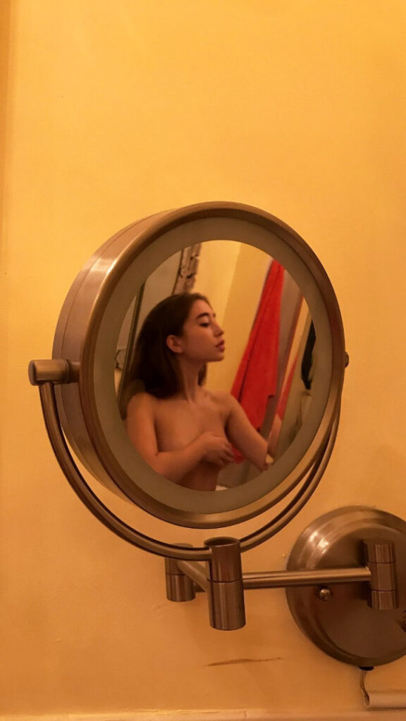 Celeb – Ayla d’lyla (Malina Weissman’s Sister) – Nude