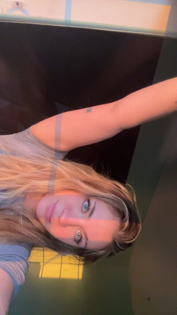 Twitch – BaileyGoat – Nude