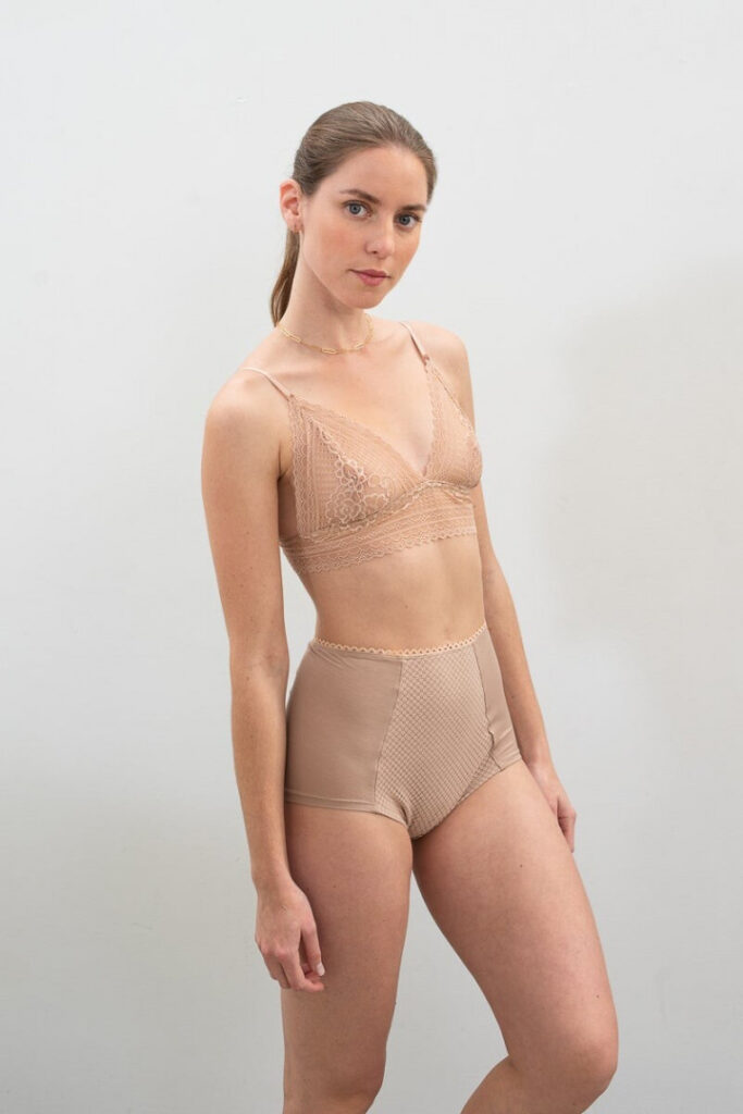 Instagram – Bar Weil – Nude