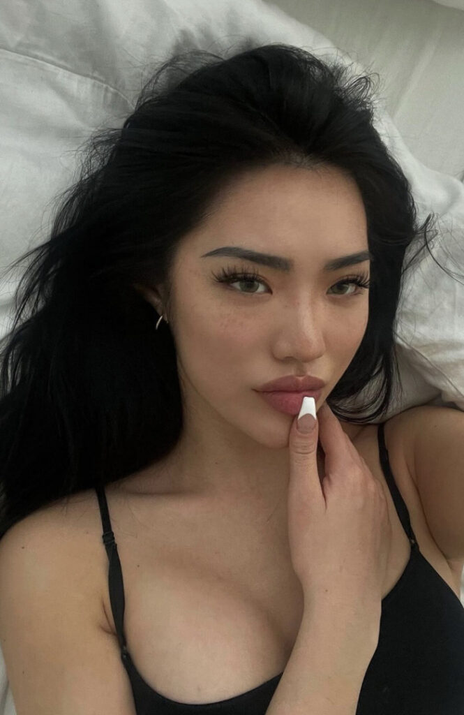 Instagram – Asian – Bbyambi / ambie / Amberly yang – Nude