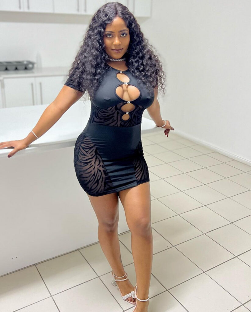 Instagram – T H I C C – Ebony – Bella Batista – Nude