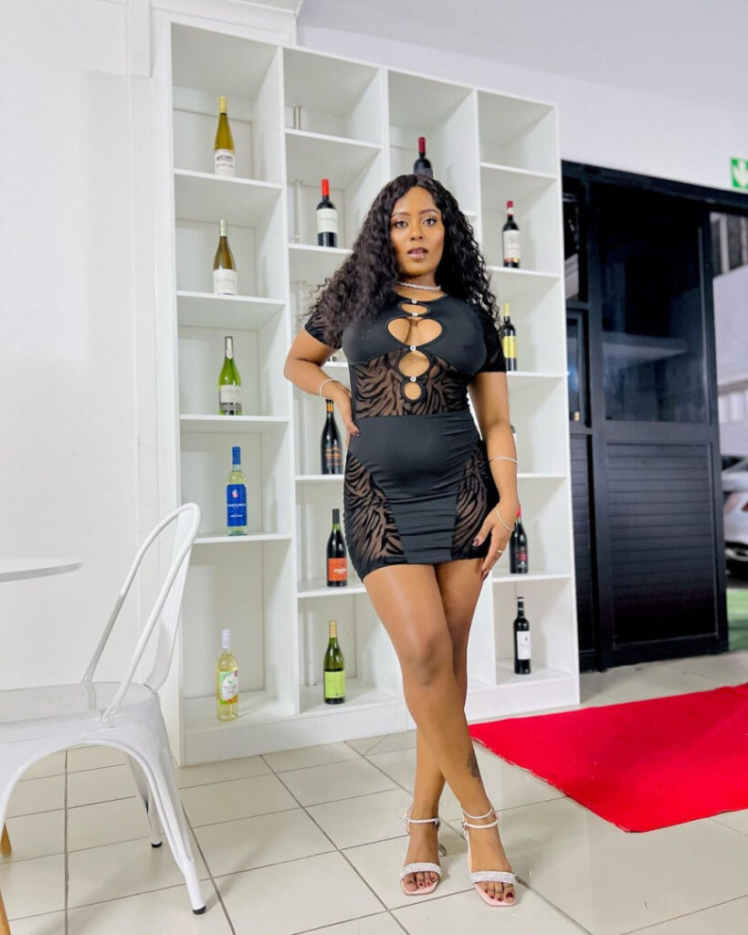 Instagram – T H I C C – Ebony – Bella Batista – Nude