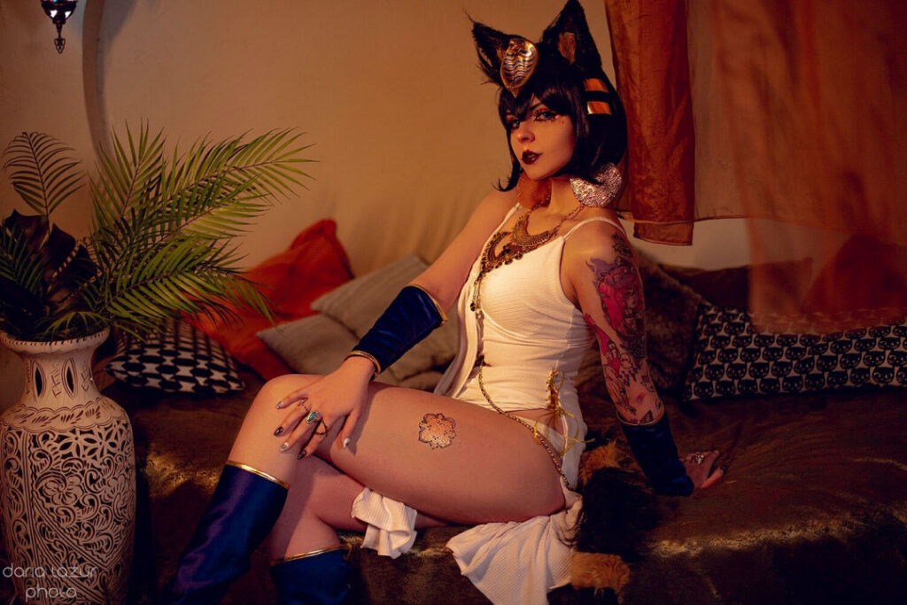 Instagram – Cosplay – Bizarre Deer – Nude