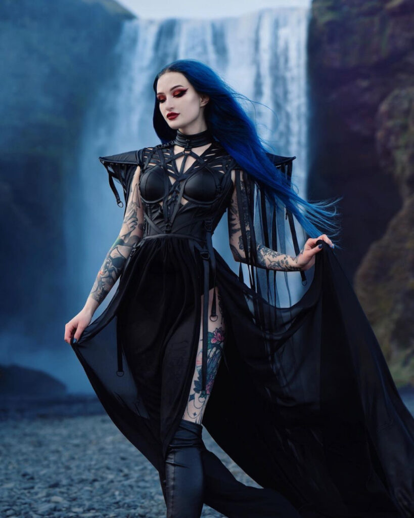 Instagram – BlueAstrid – Nude