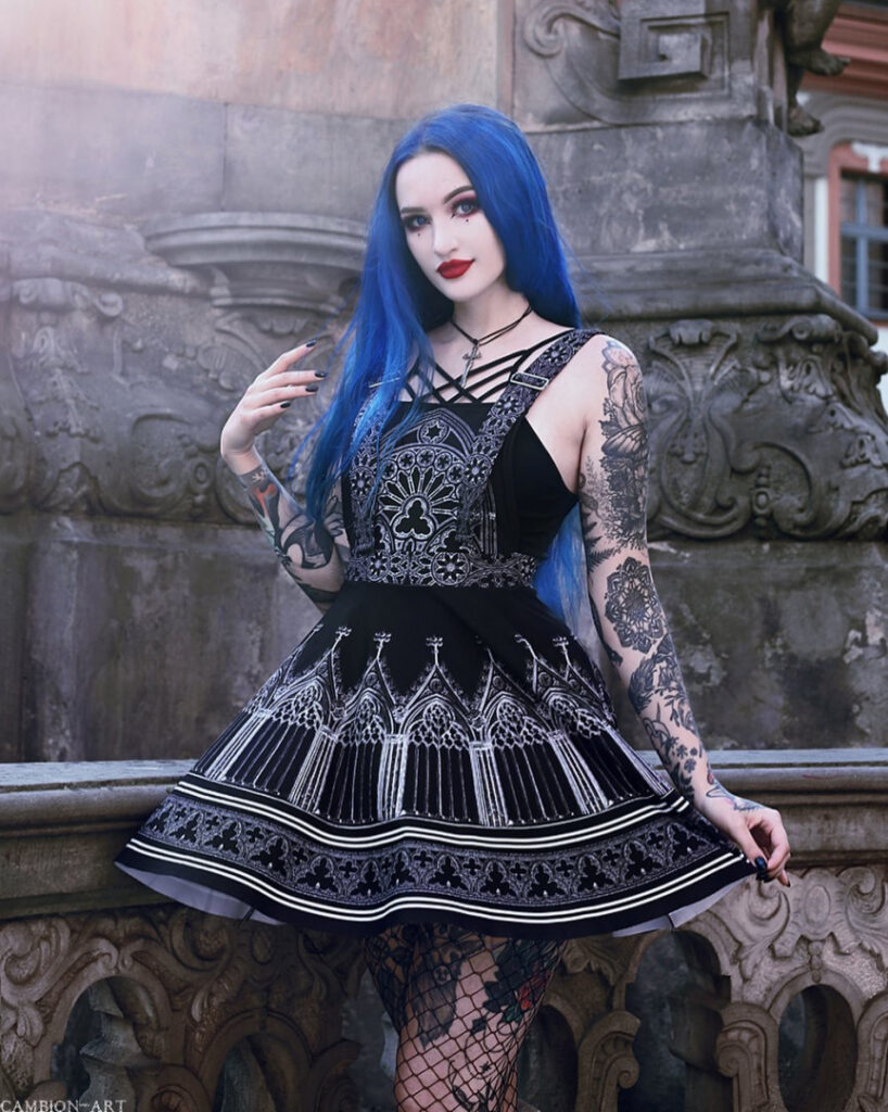 Instagram – BlueAstrid – Nude