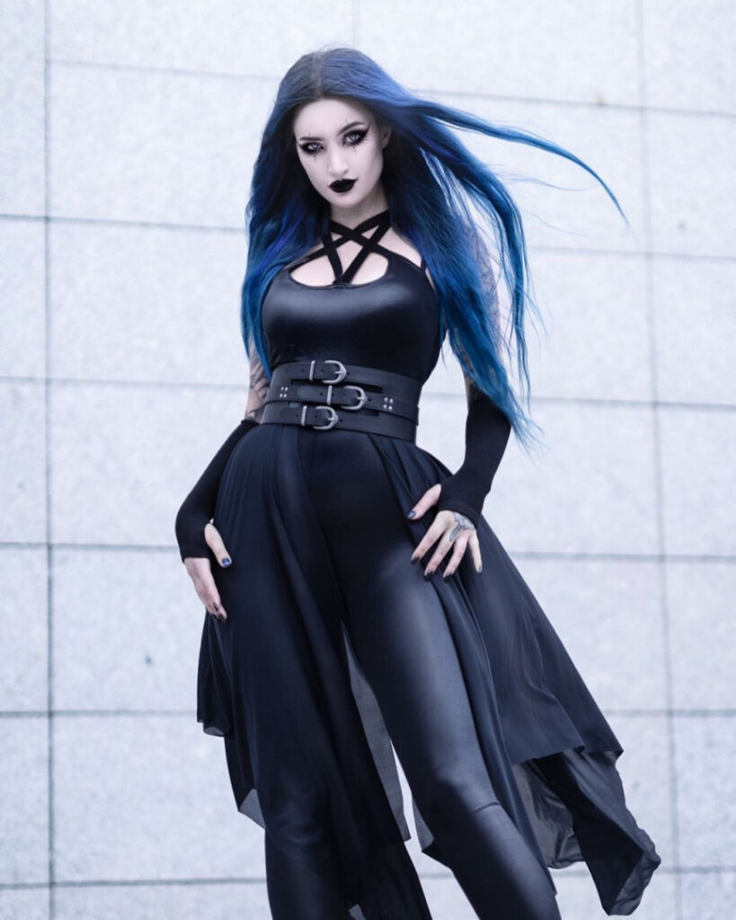 Instagram – BlueAstrid – Nude