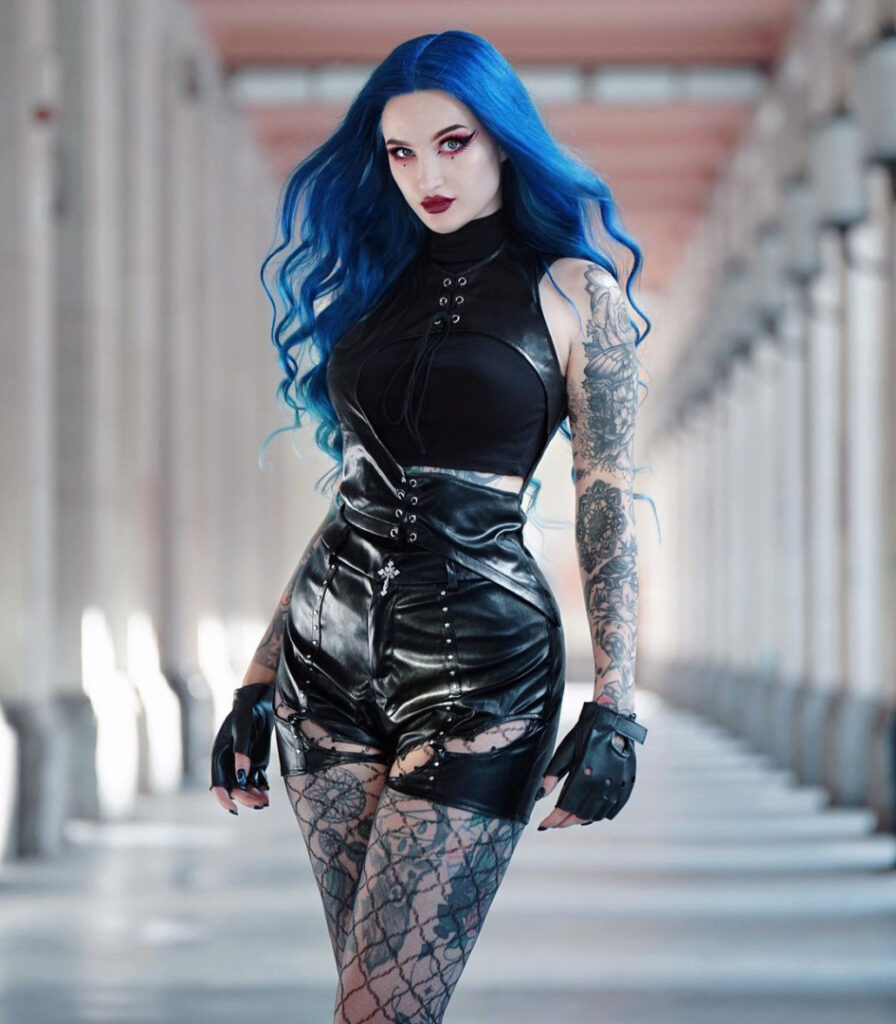 Instagram – BlueAstrid – Nude