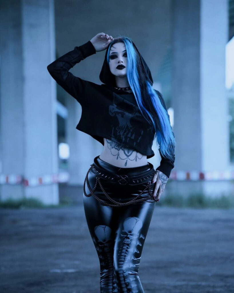 Instagram – BlueAstrid – Nude