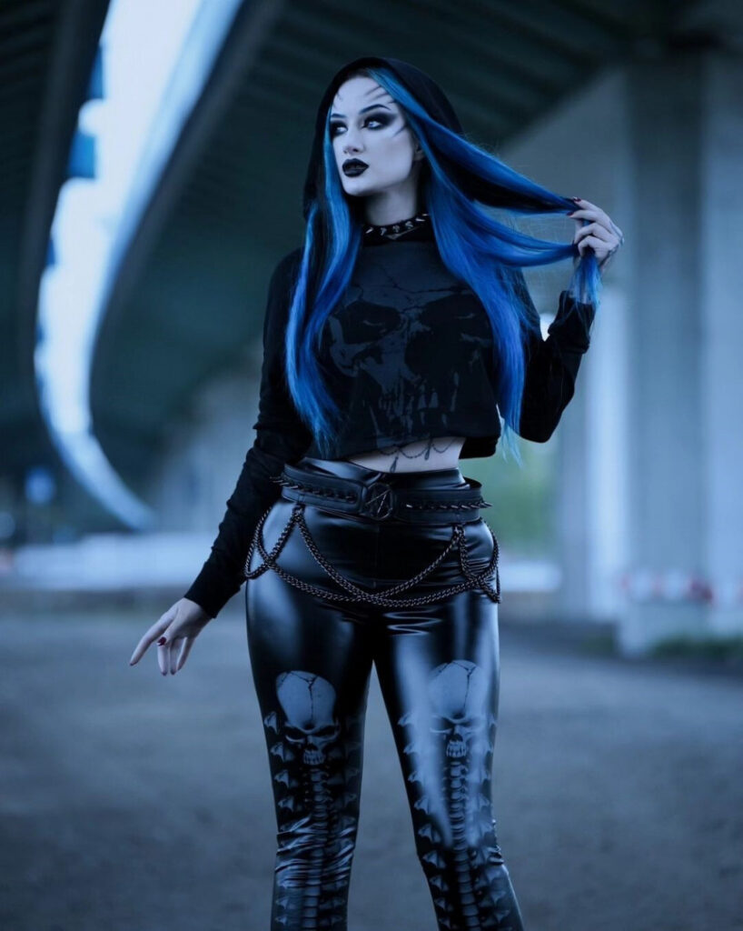 Instagram – BlueAstrid – Nude