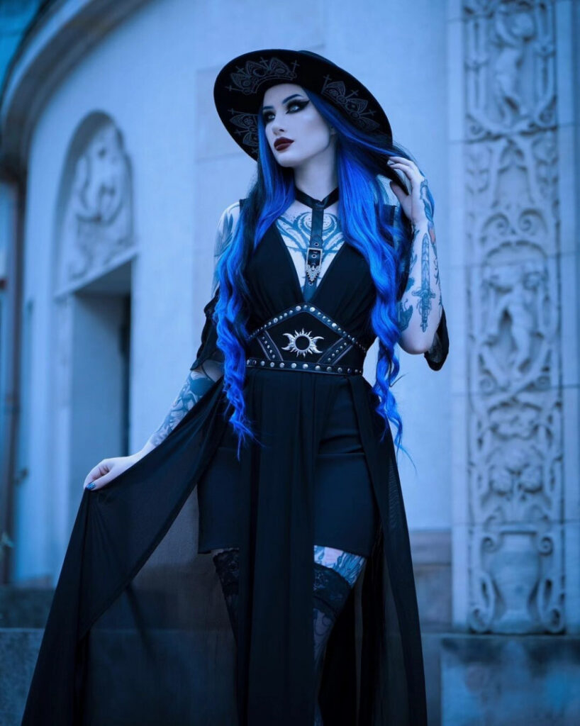 Instagram – BlueAstrid – Nude