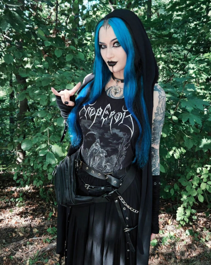 Instagram – BlueAstrid – Nude