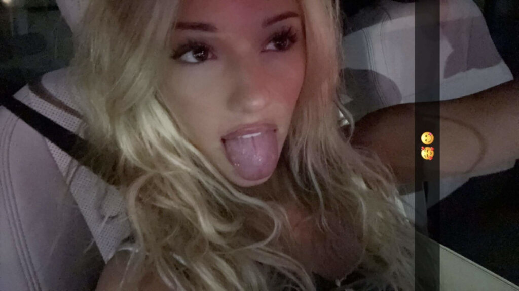 TikTok – Breckie Hill / @breckiehill – Nude