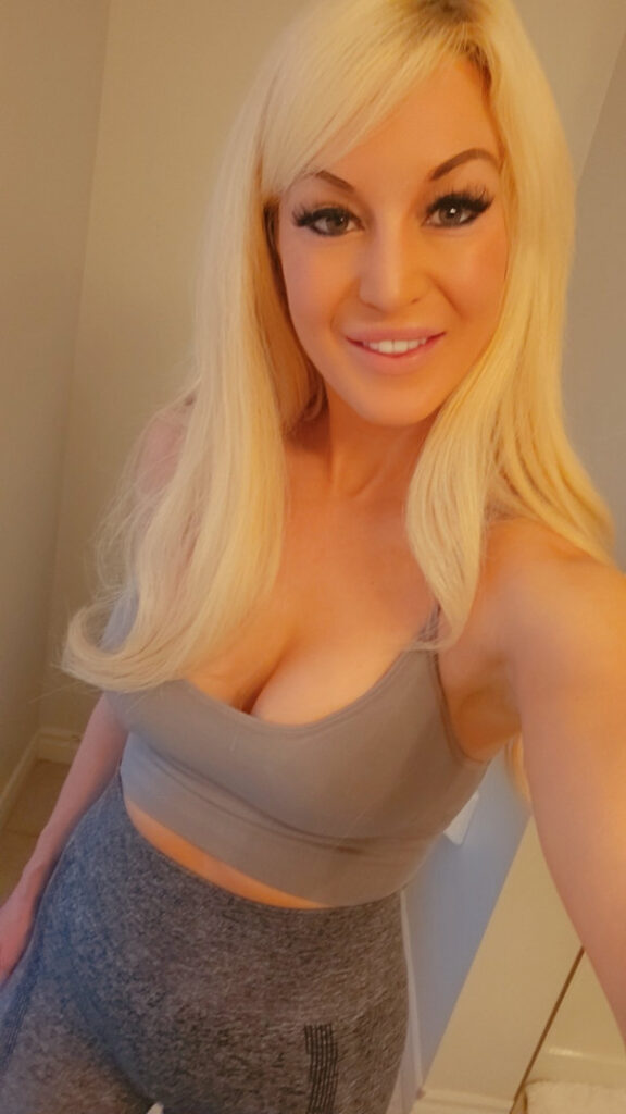 XXX – MILF – Bree Brooks – Nude