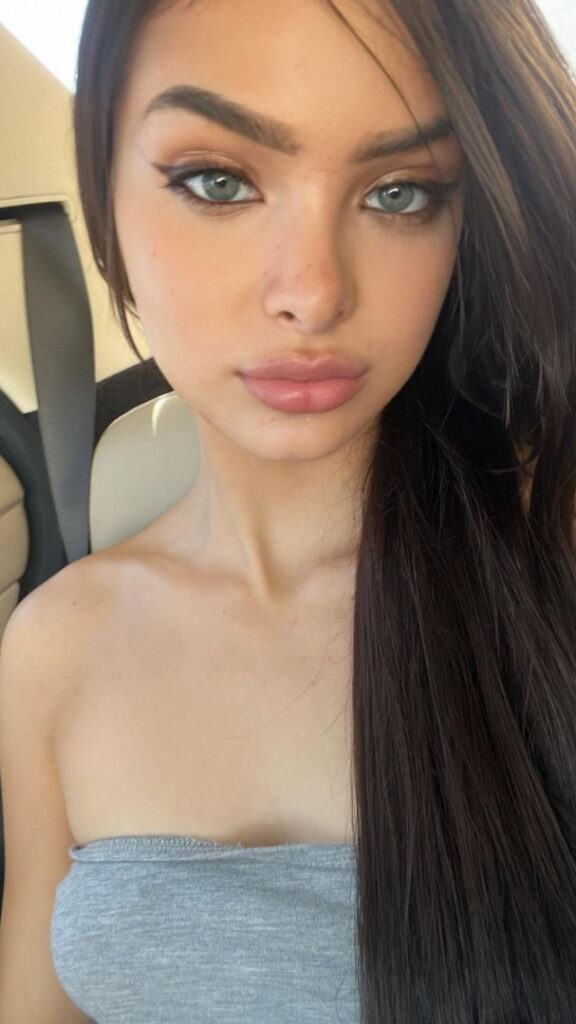 Celeb – Brighton Sharbino – Nude