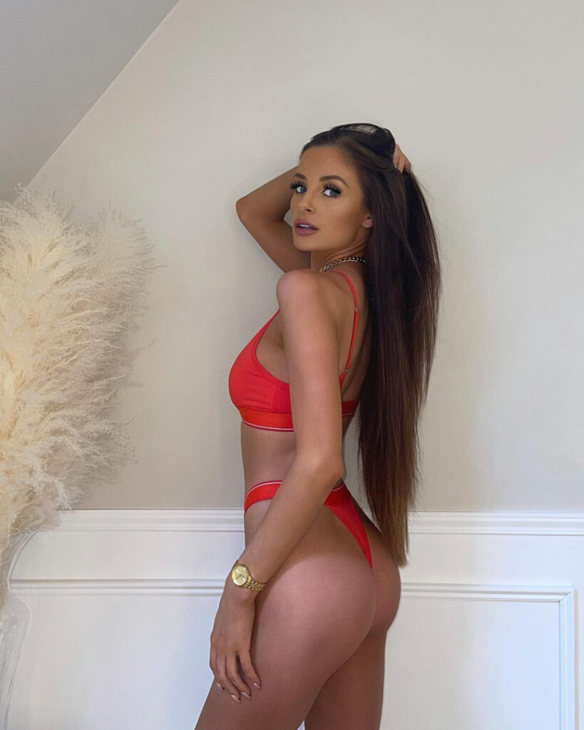 Instagram – Briony Gorton (@BrionyGorton) – Nude