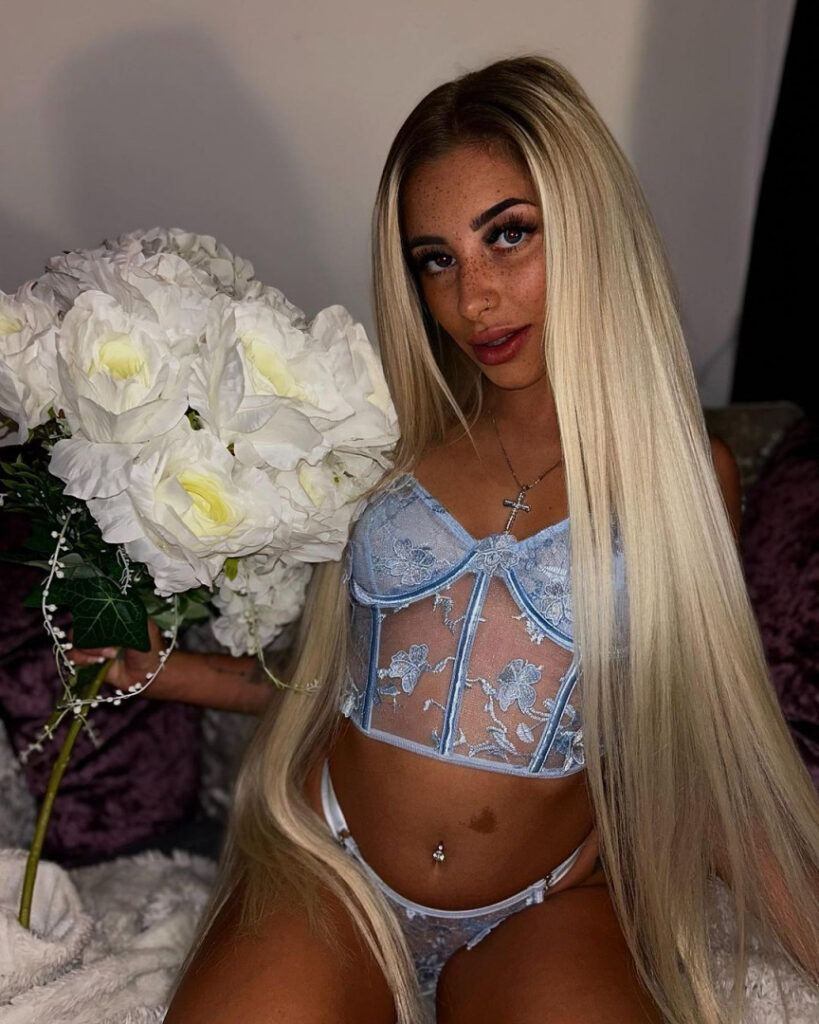 OnlyFans – TikTok – Instagram – _brookeratcliffee / baddiebarbieb – Nude