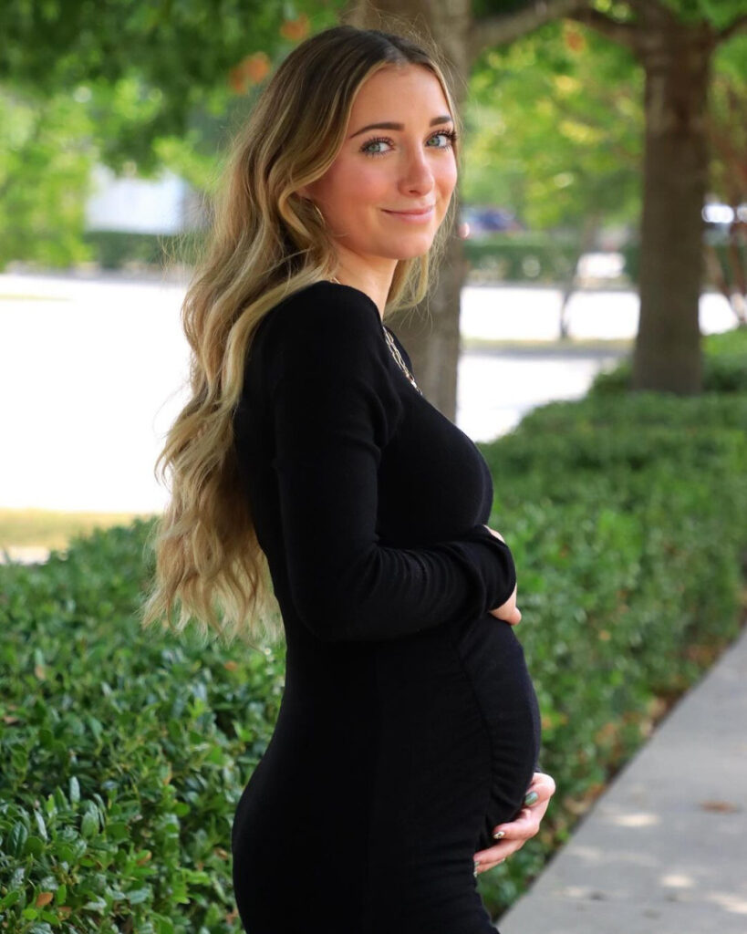 Youtube – Brooklyn and Bailey – Nude