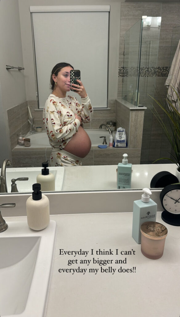 Youtube – Brooklyn and Bailey – Nude