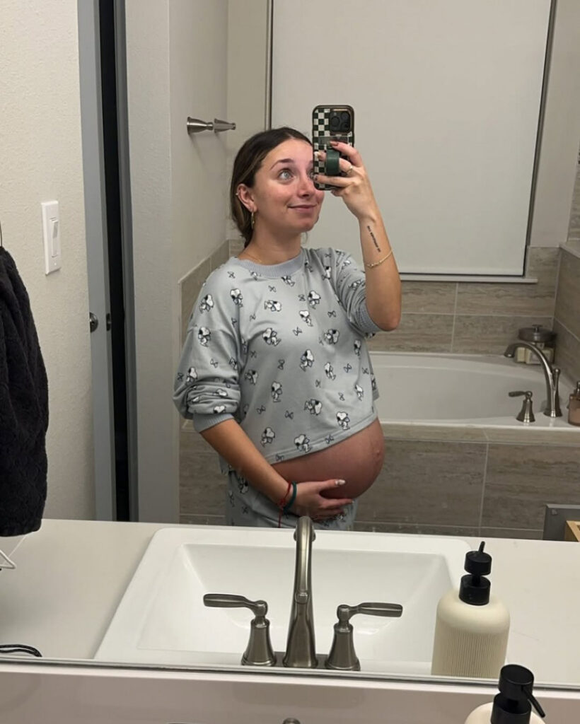 Youtube – Brooklyn and Bailey – Nude