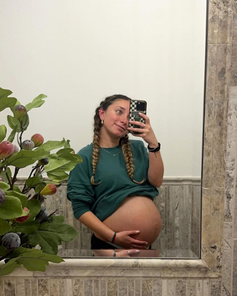 Youtube – Brooklyn and Bailey – Nude