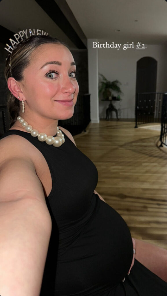 Youtube – Brooklyn and Bailey – Nude