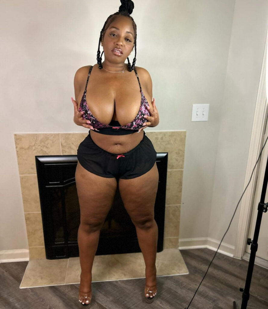 OnlyFans – T H I C C – Ebony – brownbodii – Nude