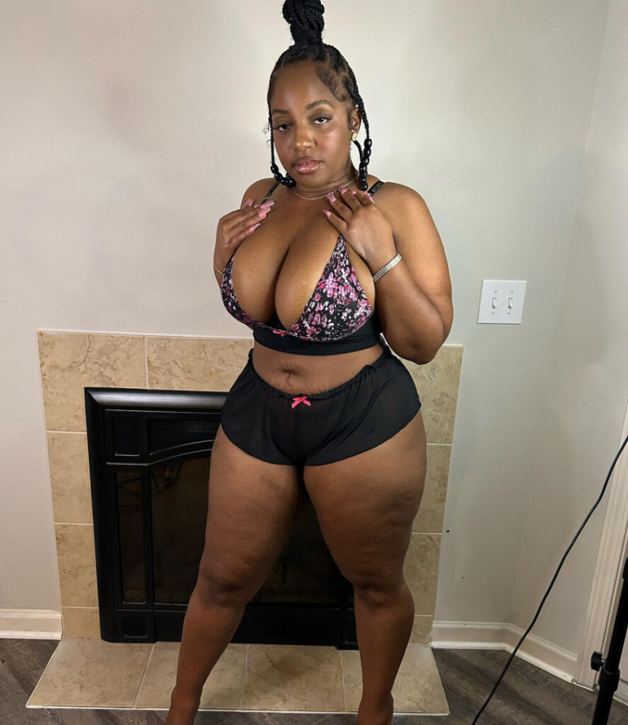 OnlyFans – T H I C C – Ebony – brownbodii – Nude