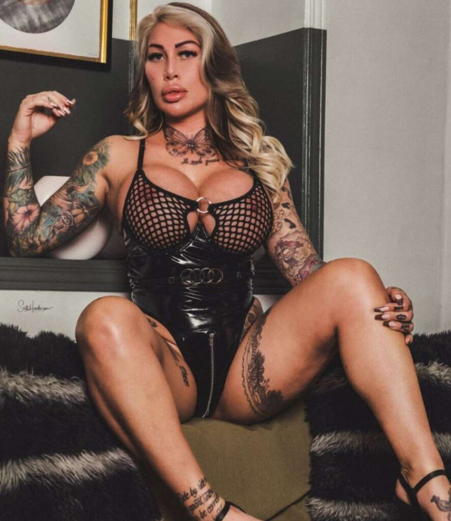 OnlyFans – CallmeRoxy – Nude