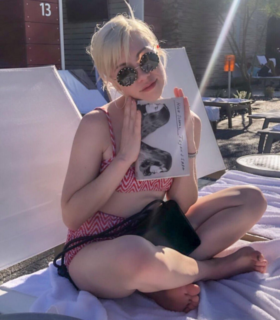 Celeb – Carly Rae Jepsen – Nude