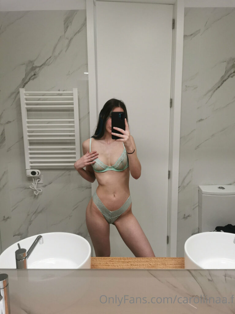 OnlyFans – caroliinaa.f – Nude
