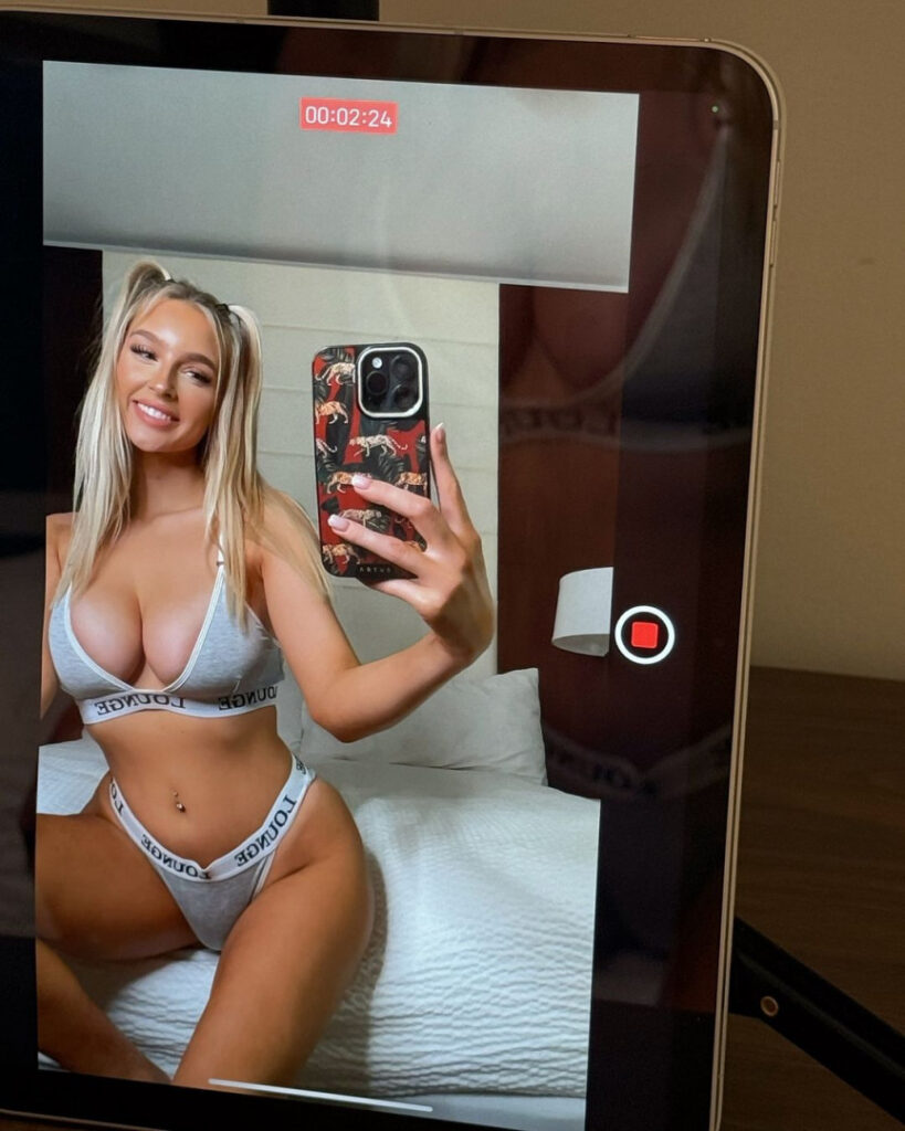 TikTok – Instagram – Cas Summer / csblondebombshell – Nude