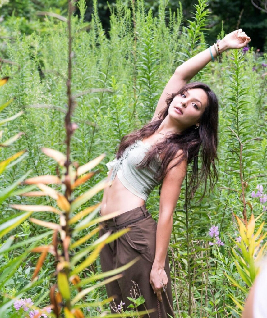 Celeb – Cassady McClincy – Nude