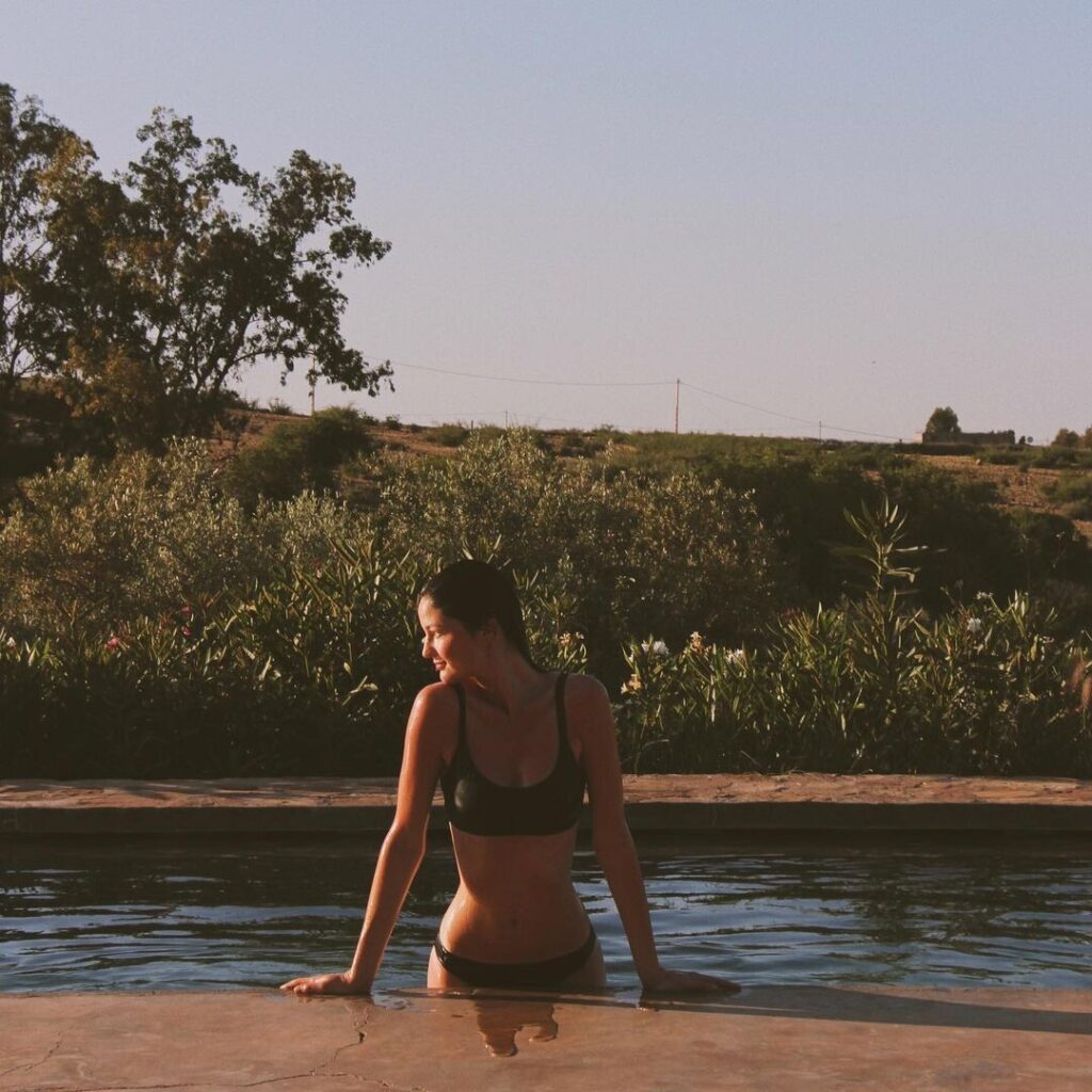 Instagram – Chloe Bechini – Nude