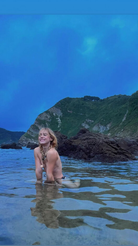 Celeb – Latina – Clara Galle – Nude