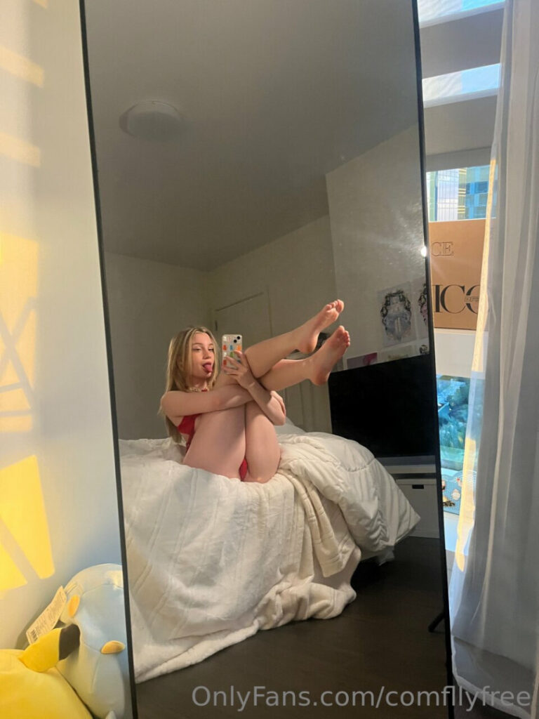 OnlyFans – Comflly – Nude